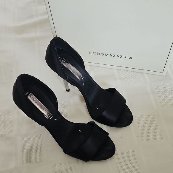 BCBGMAXAZRIA Women's Black Heels - Picture 15 of 16